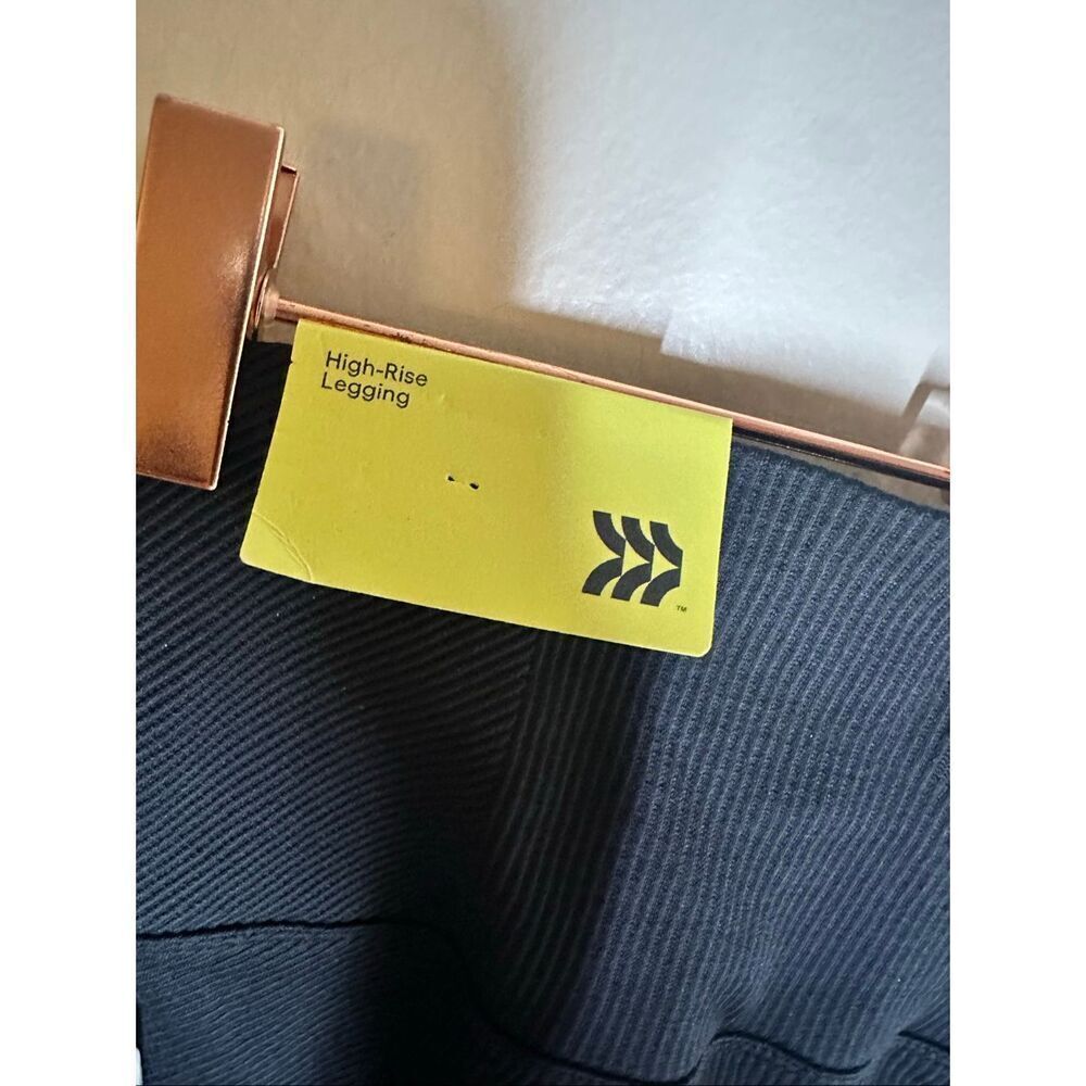 ๐ธ All in Motion Black High Rise Athletic Leggings Size Small New - Picture 4 of 5